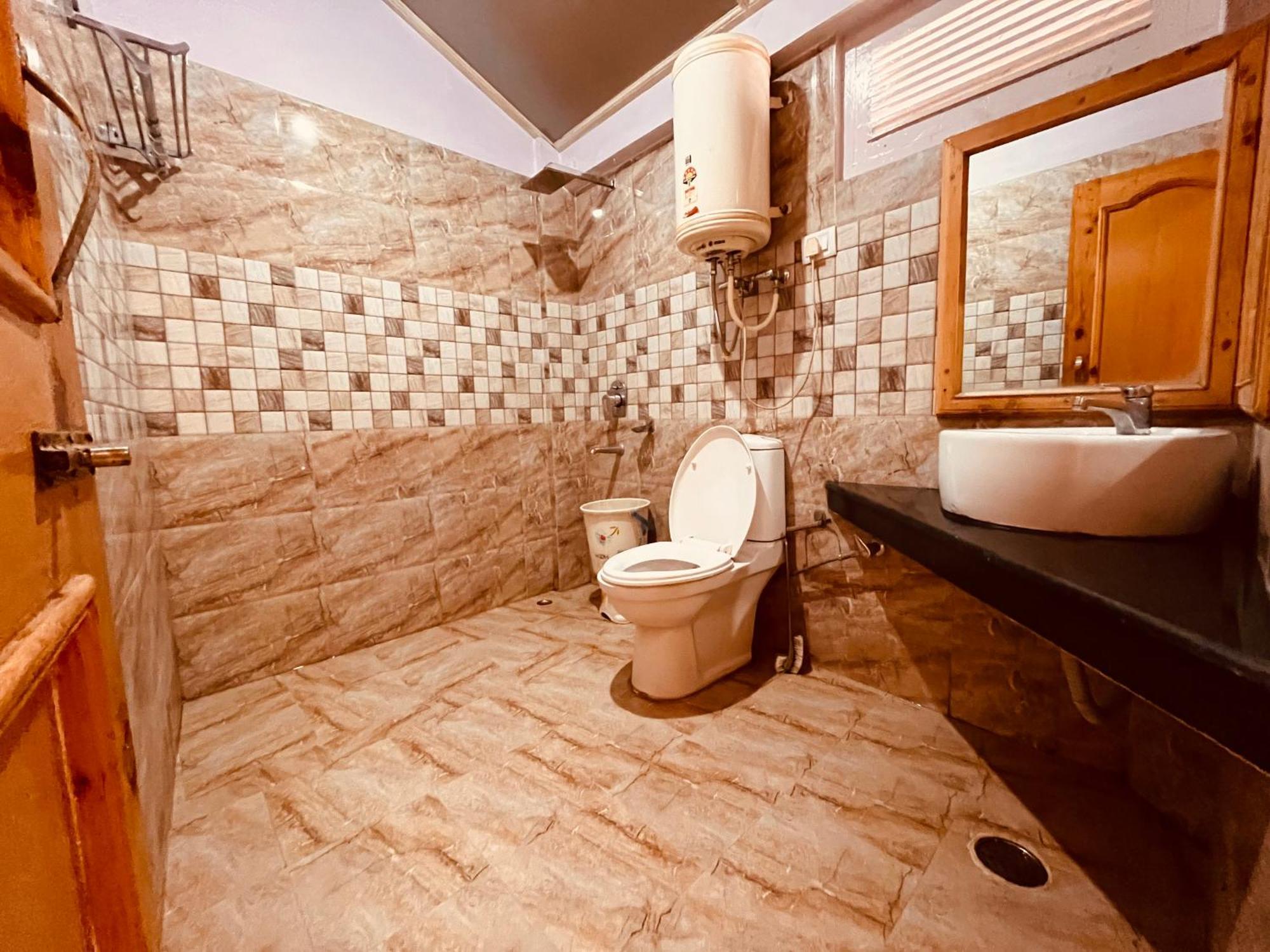The Hollywood Vibes - #Riverview #Premium Rooms #Prime Location #Most Awarded #Parking #Top Rated #Open Terrace #Best Selling Hotel In Manali Exterior photo